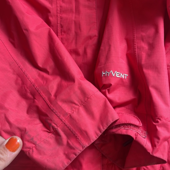 Pinkish Red North Face Hyvent Jacket She’ll - Picture 2 of 6